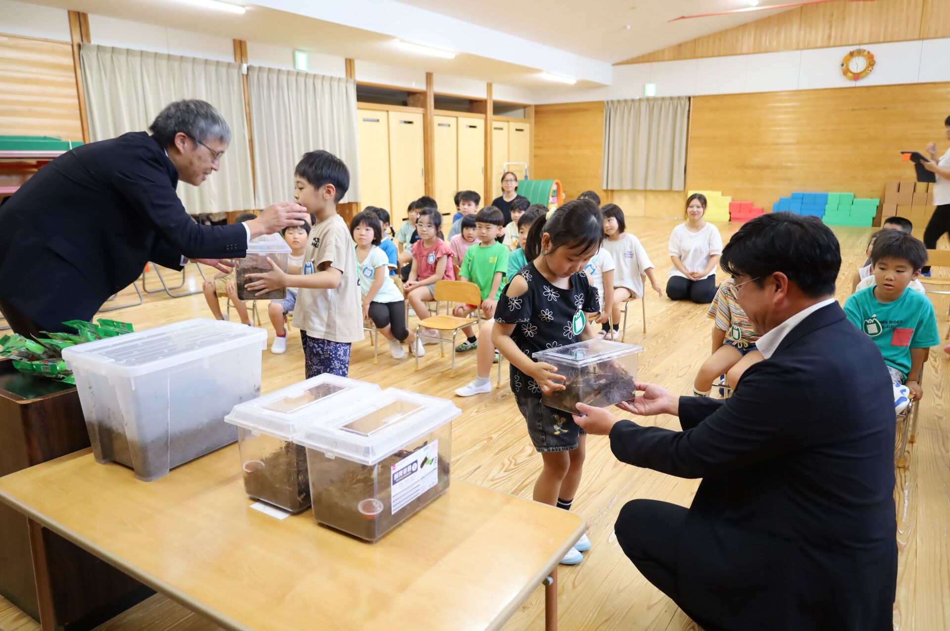 2026年昆虫（カブトムシ・クワガタ）贈呈式