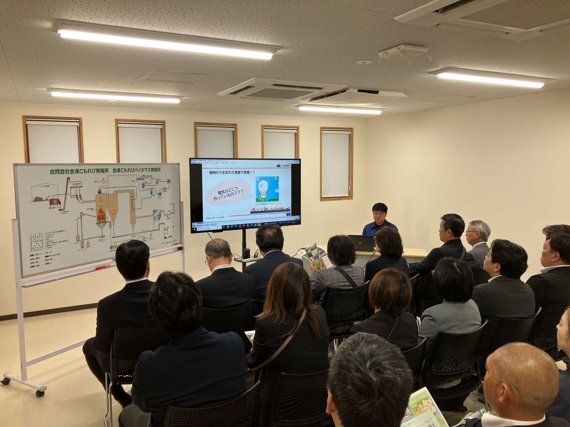 両沼地区教育委員の皆様が見学に来られました
